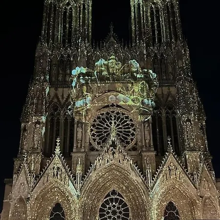 The Gallery - Hypercentre Apartament *